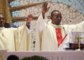 Paruwasi y’Umuryango Mutagatifu Ste Famille i Kigali hizijijwe Pasika hatangwa Batisimu no gukomezwa