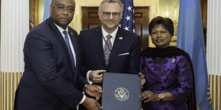 U Rwanda na Congo bemeranyije igihe cyo gusinya amasezerano