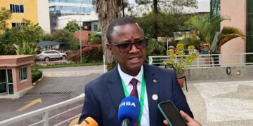 Abaforomo n’ababyaza basabwe gukunda ibyo bakora