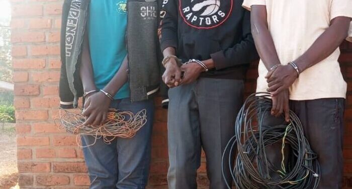 5 biyitaga abakozi ba REG bakiba insinga bafashwe