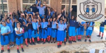 Baratangaza ko  batangiranye Intego yo kuzahabwa Ibihembo na Minisitiri w’Uburezi